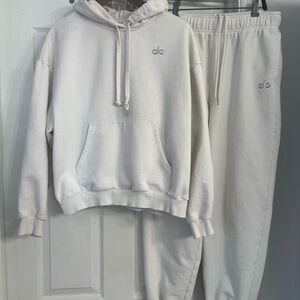ALO Yoga Women Off White Sweatpants & Hoodie Set size L very good condition